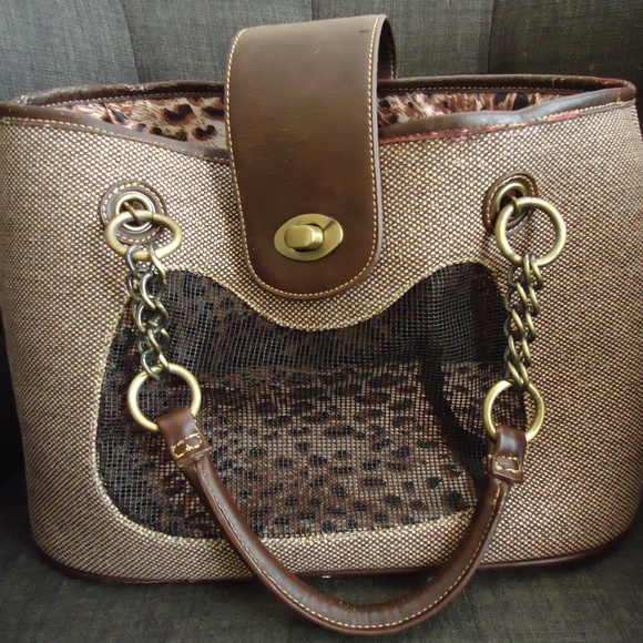 backbone pet carrier